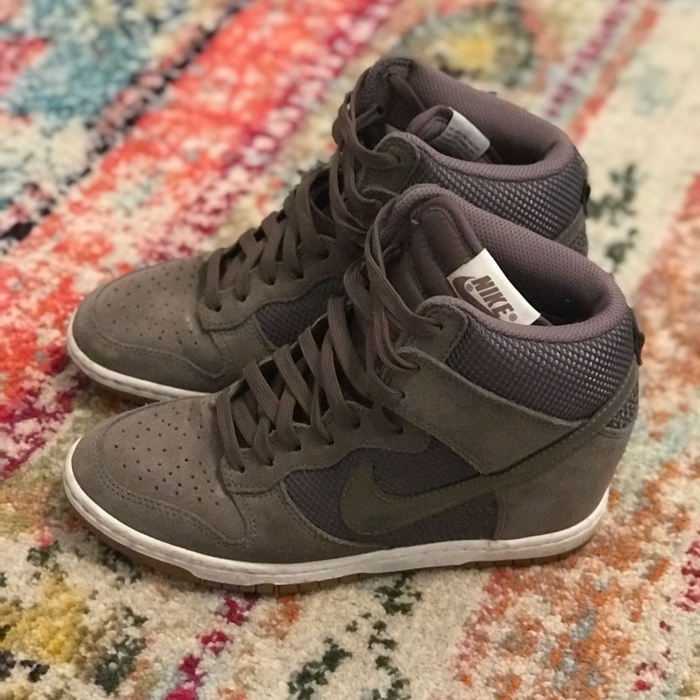 Nike women’s dunk sky high essential casual shoe